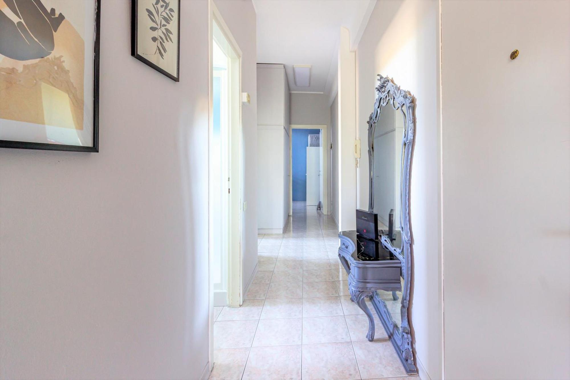 Parking & Terrace - Large 90 Mq - Self Check-In & Remote Access Apartment โกโม ภายนอก รูปภาพ