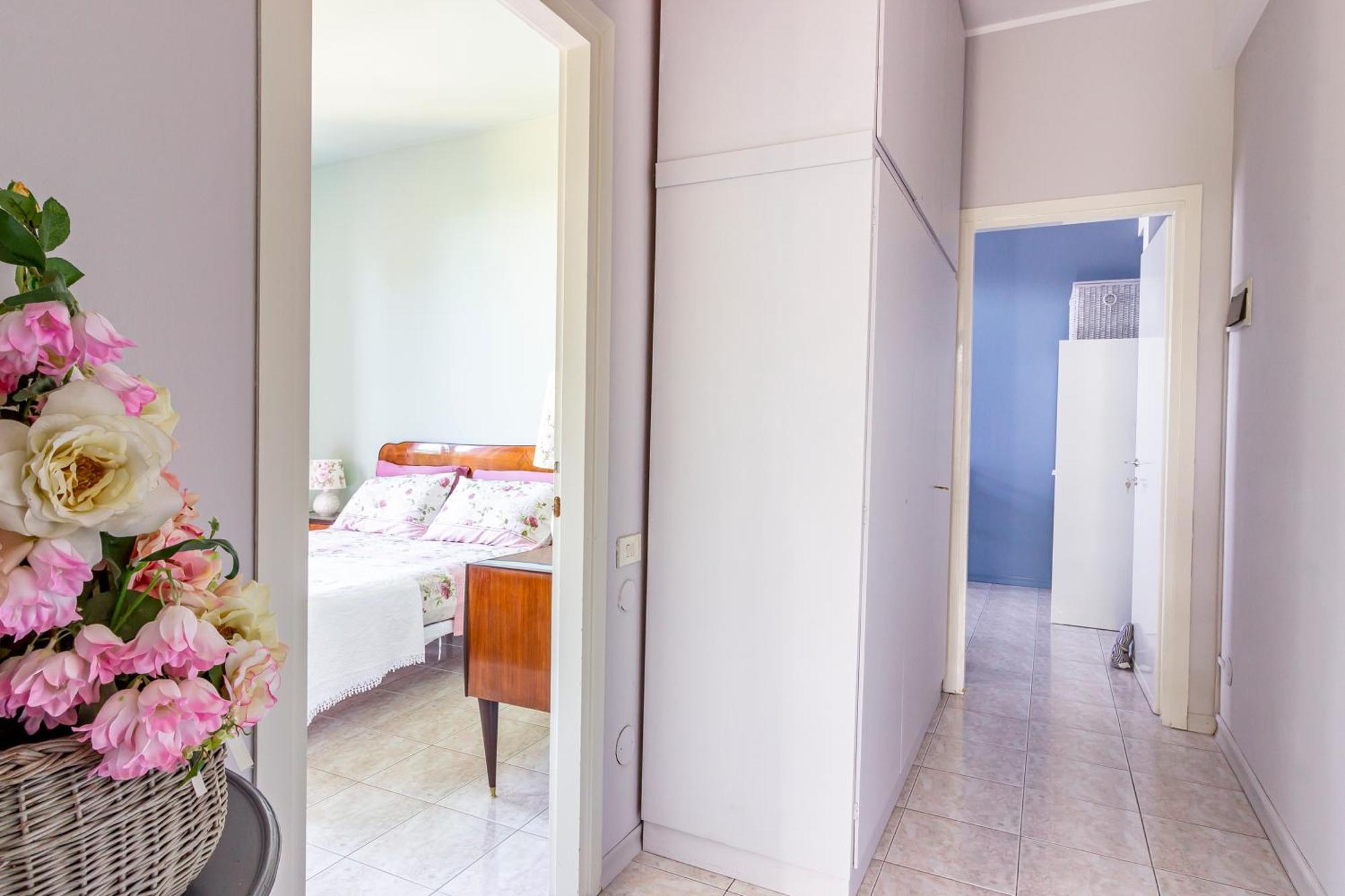 Parking & Terrace - Large 90 Mq - Self Check-In & Remote Access Apartment โกโม ภายนอก รูปภาพ